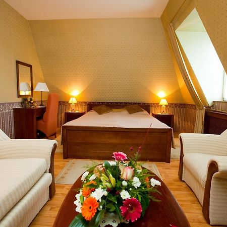 Goecsej Palatinus Etterem Es Panzio Aparthotel Zalaegerszeg Bilik gambar