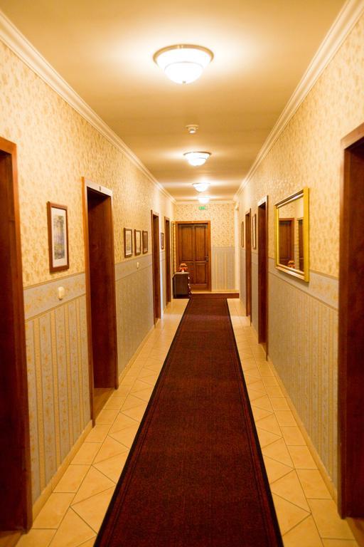 Goecsej Palatinus Etterem Es Panzio Aparthotel Zalaegerszeg Luaran gambar